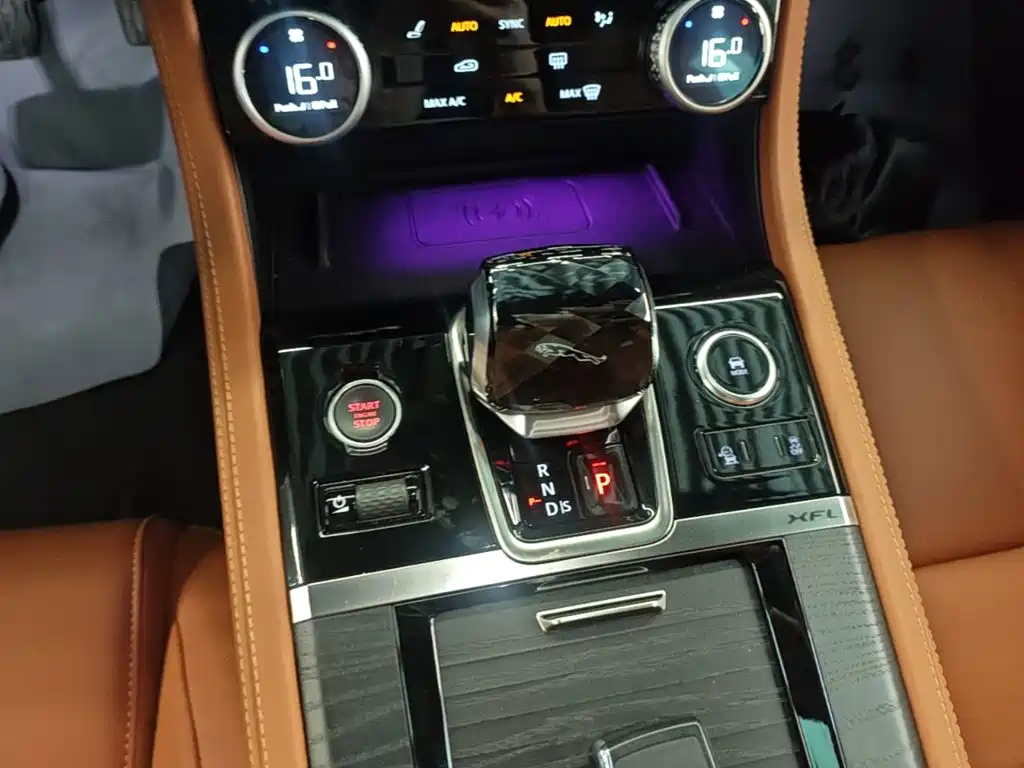 Jaguar XFL — фото 14