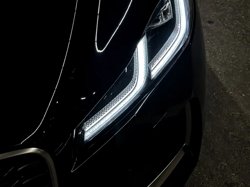 Jaguar F-PACE — фото 11