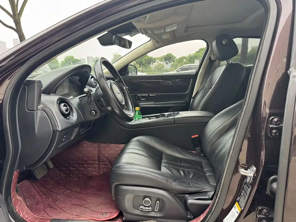 Jaguar XJ — фото 4