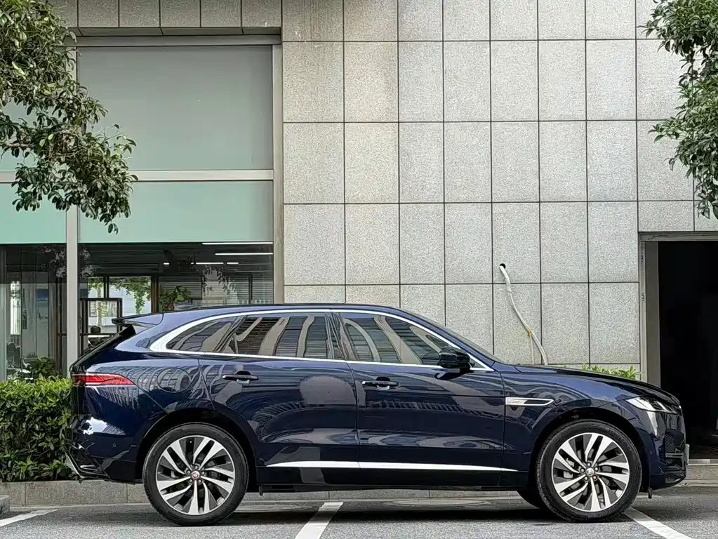 Jaguar F-PACE — фото 3