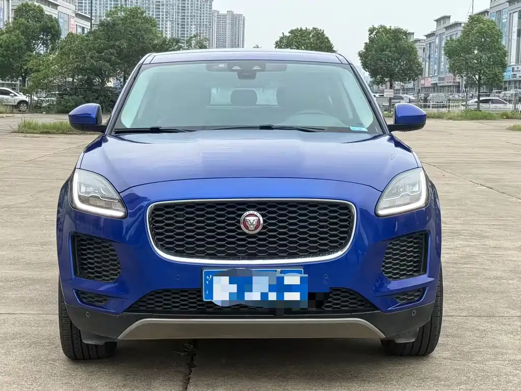 Jaguar E-PACE — фото 2