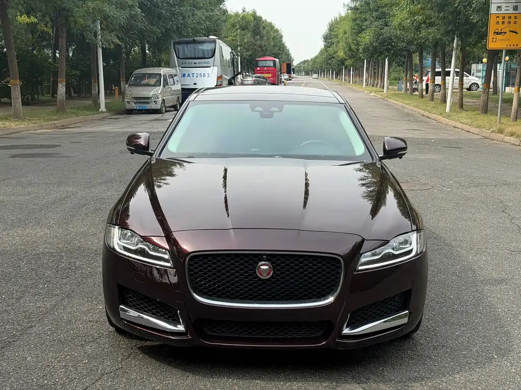 Jaguar XFL — фото 2