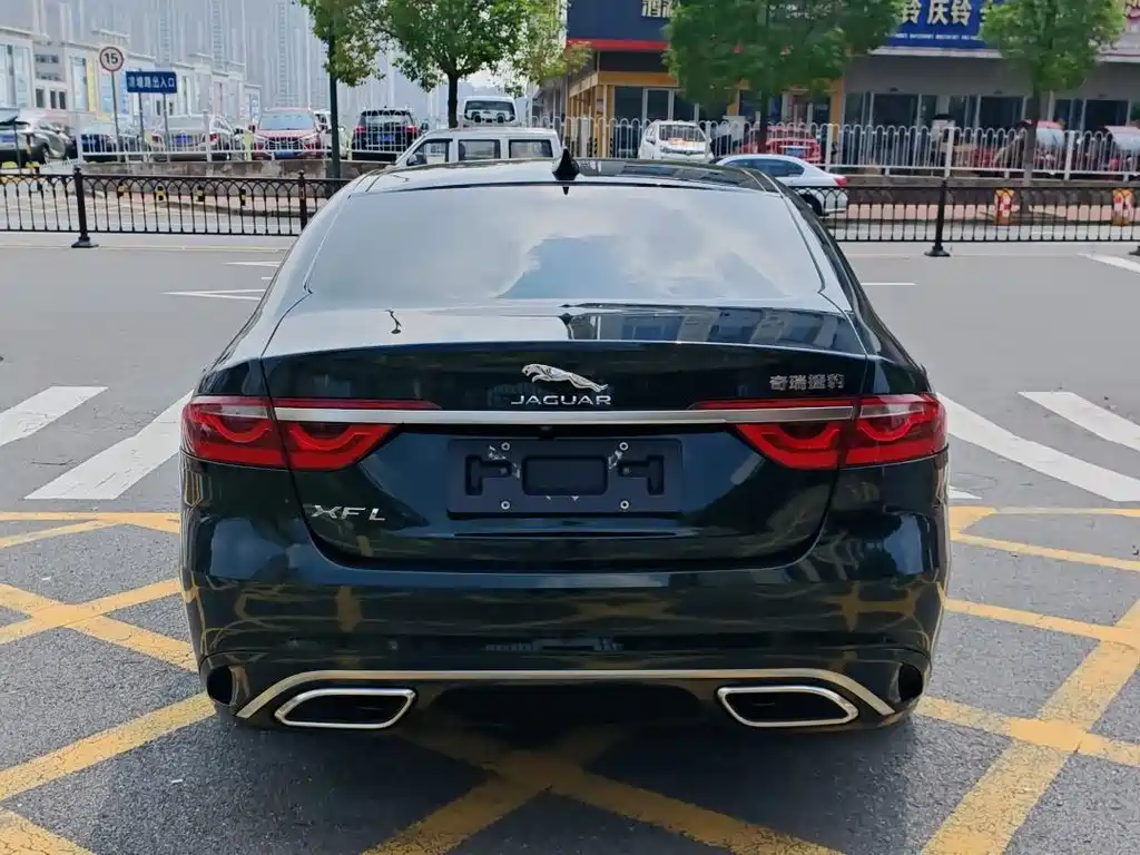 Jaguar XFL — фото 13