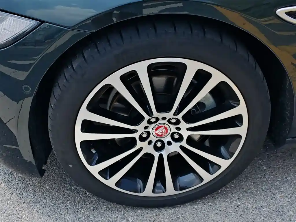 Jaguar XFL — фото 5