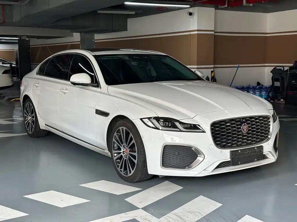 Jaguar XFL — фото 3