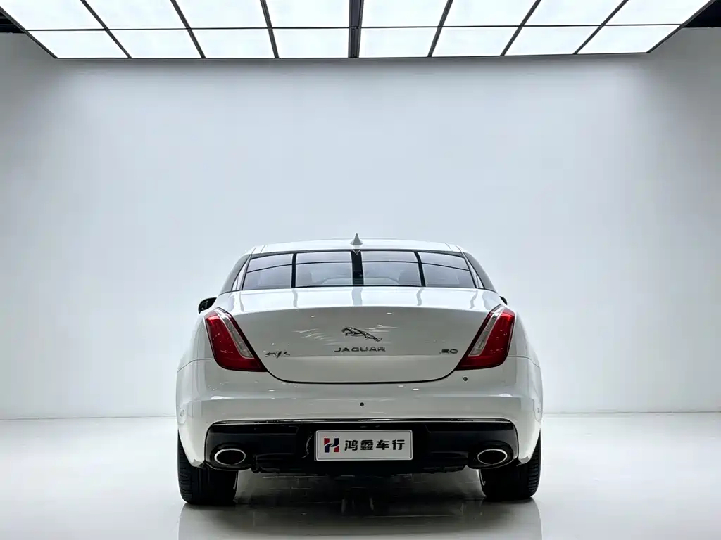 Jaguar XJ — фото 5