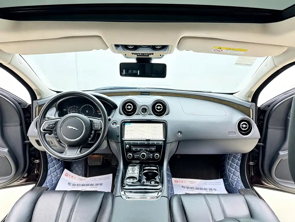 Jaguar XJ — фото 9