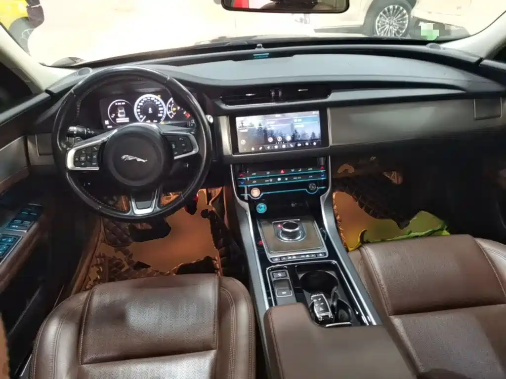 Jaguar XFL — фото 10