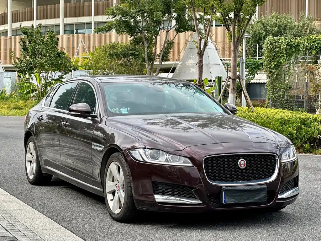 Jaguar XFL — фото 3