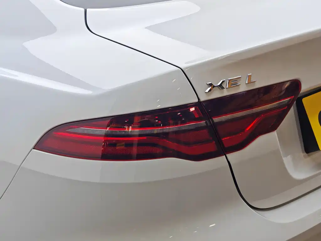 Jaguar XEL — фото 7