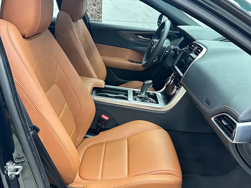 Jaguar XEL — фото 10