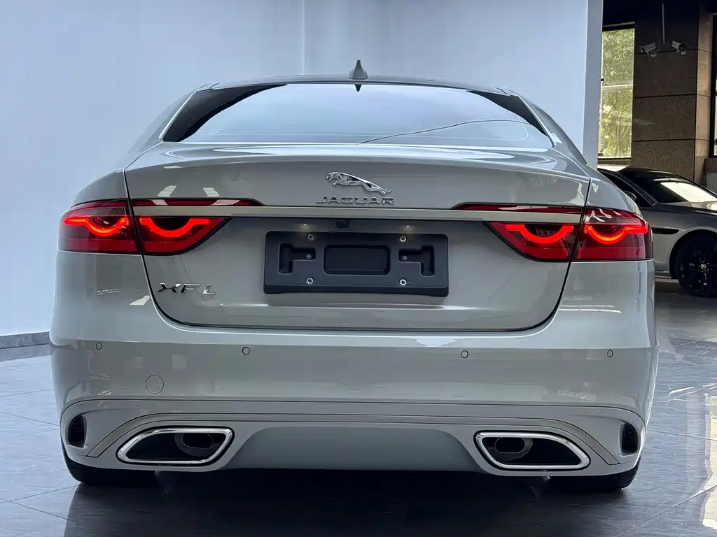 Jaguar XFL — фото 18