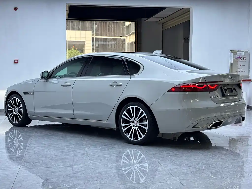 Jaguar XFL — фото 19
