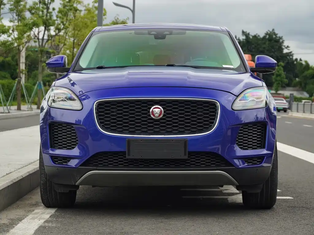 Jaguar E-PACE — фото 2