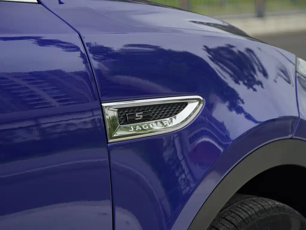 Jaguar E-PACE — фото 19