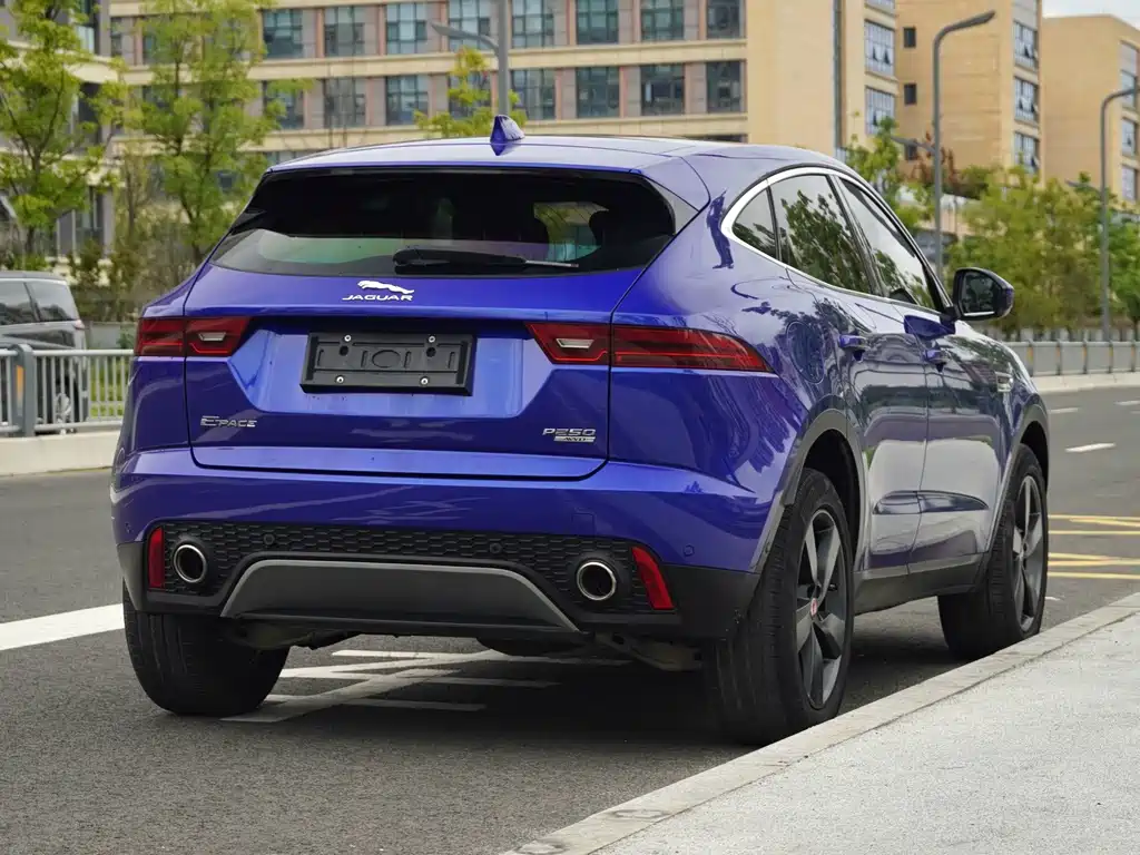 Jaguar E-PACE — фото 21