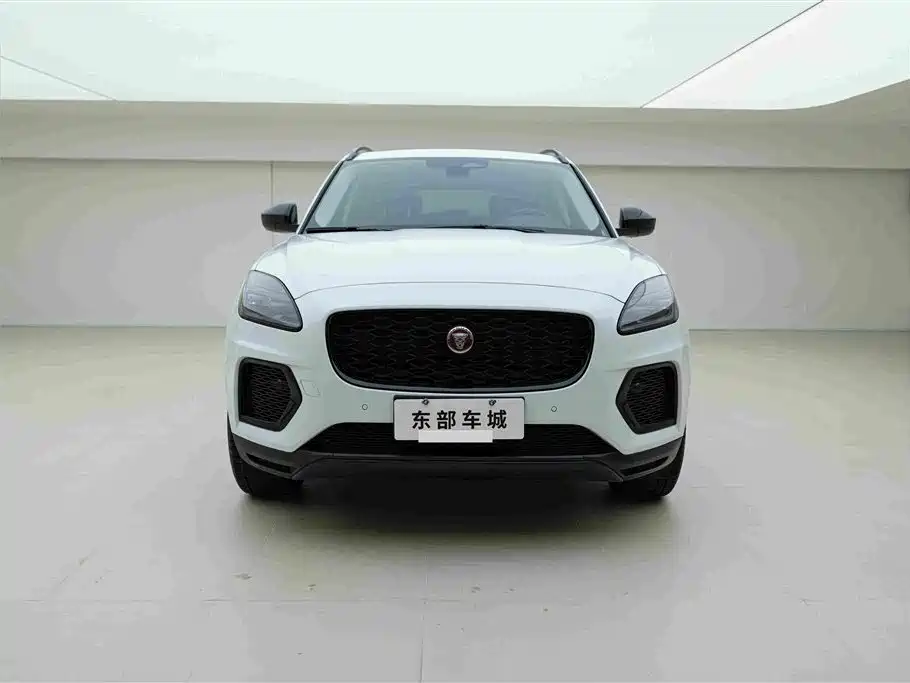 Jaguar E-PACE — фото 2