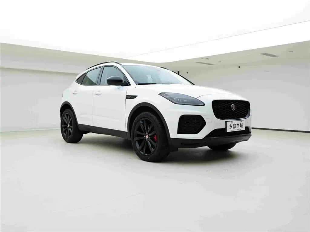 Jaguar E-PACE — фото 3