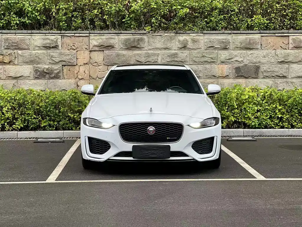 Jaguar XEL — фото 2