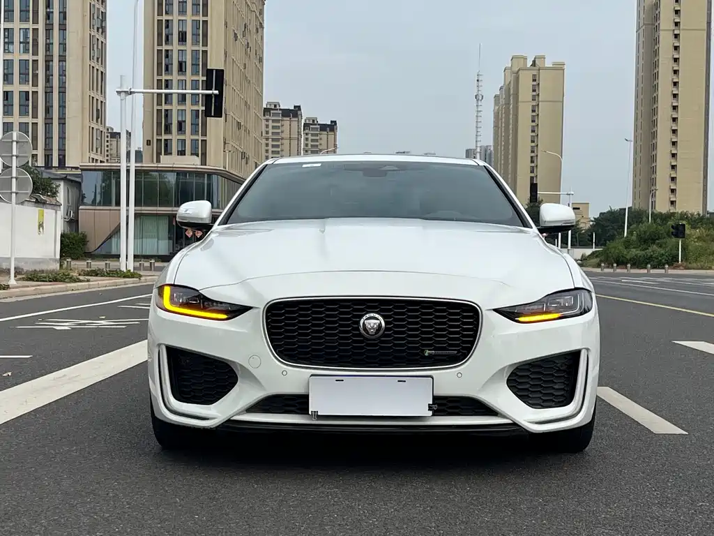 Jaguar XEL — фото 2