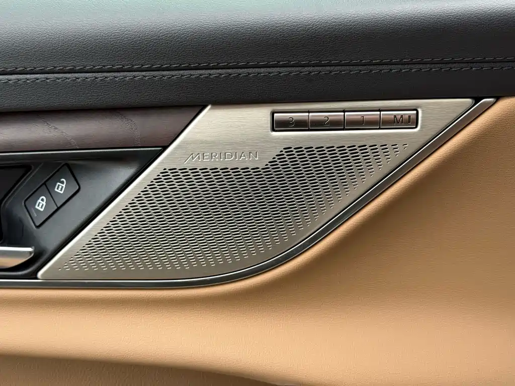 Jaguar XFL — фото 10