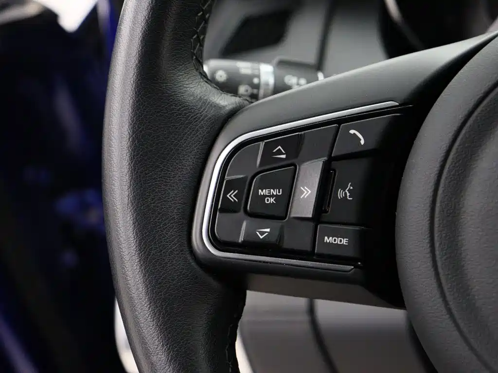 Jaguar E-PACE — фото 13