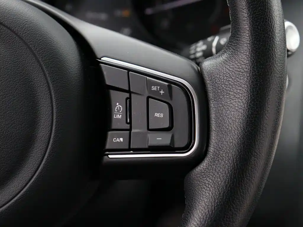Jaguar E-PACE — фото 14