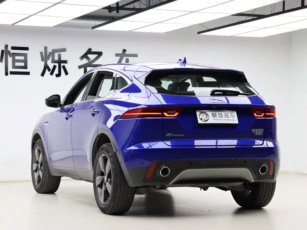 Jaguar E-PACE — фото 21