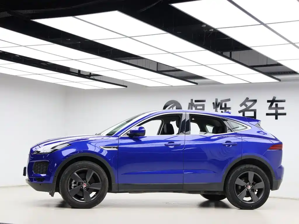 Jaguar E-PACE — фото 28