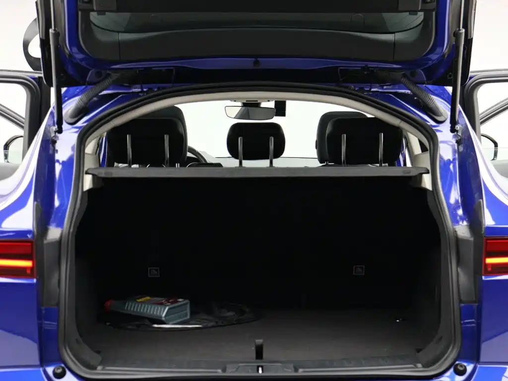 Jaguar E-PACE — фото 9