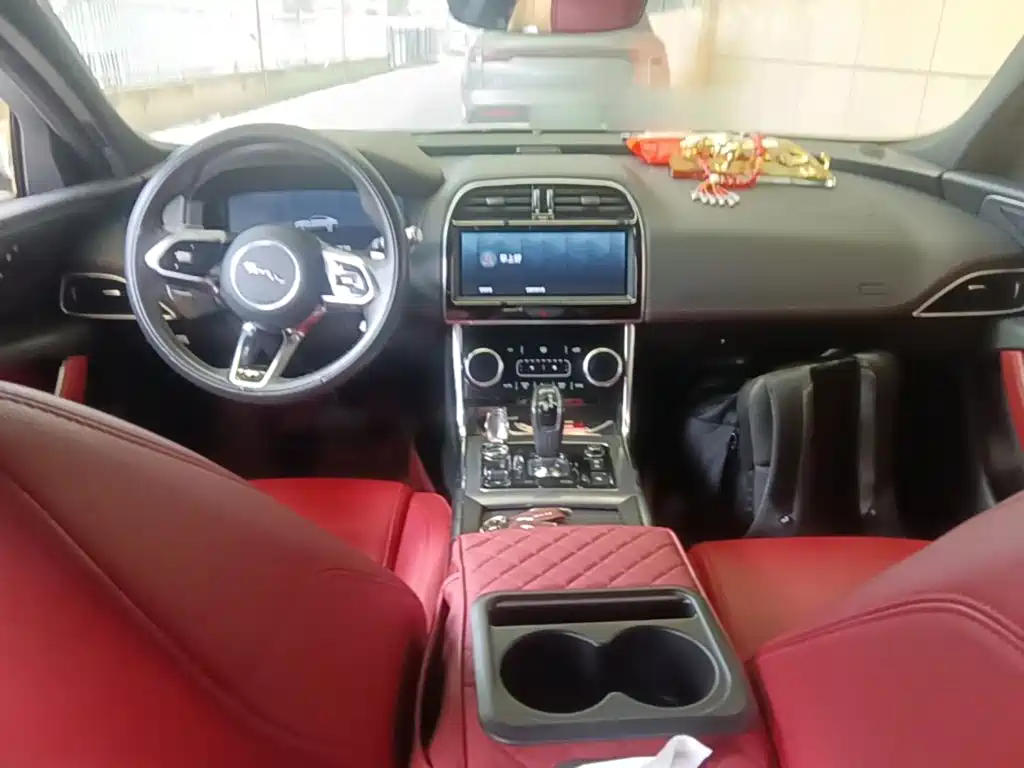 Jaguar XEL — фото 10
