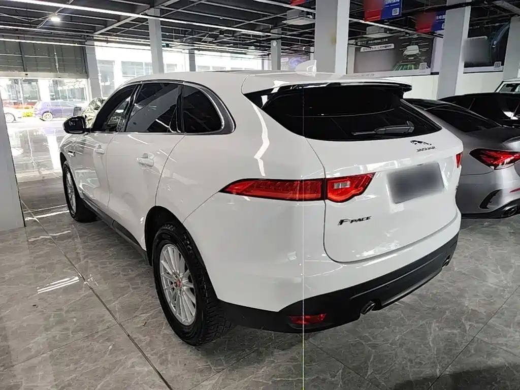Jaguar F-PACE — фото 5