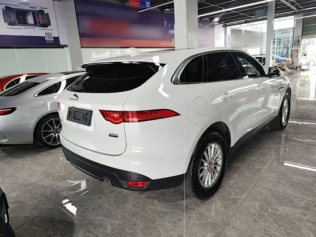Jaguar F-PACE — фото 7