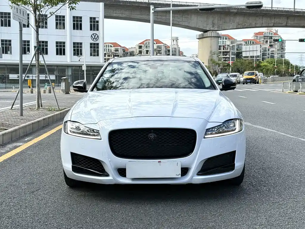 Jaguar XFL — фото 2