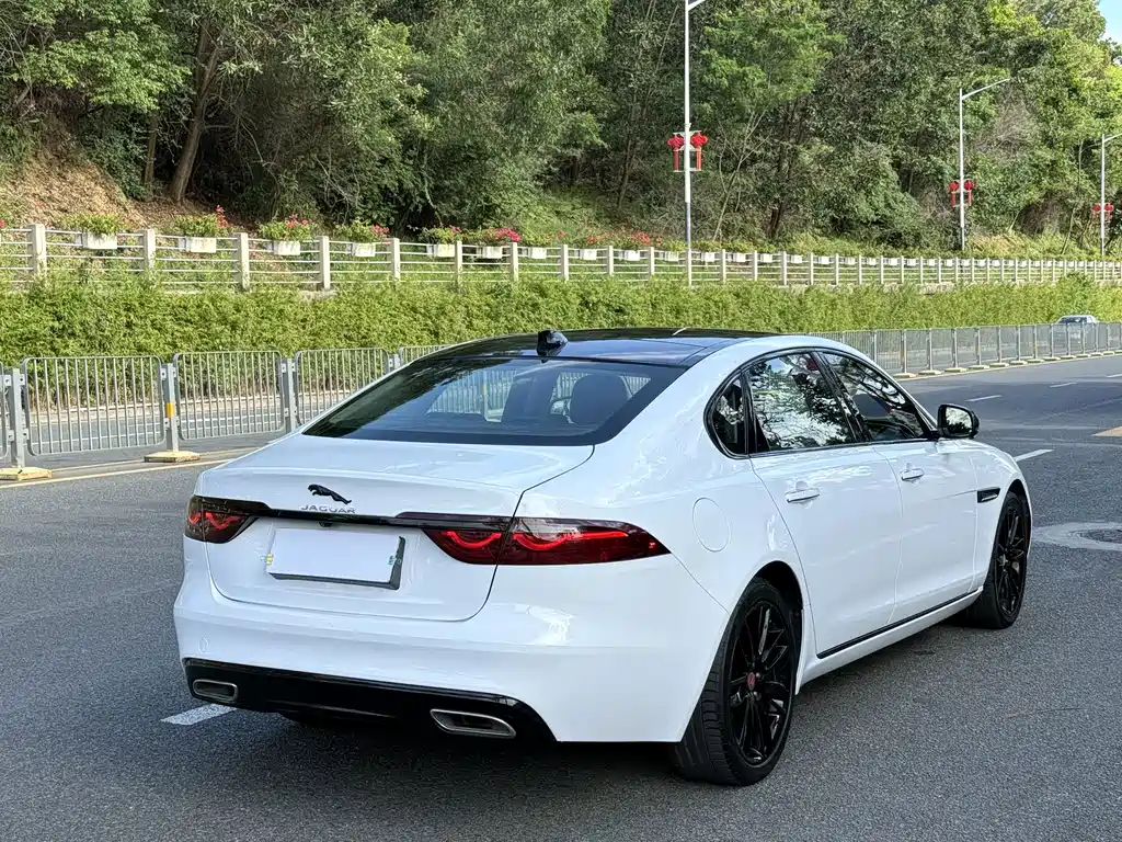 Jaguar XFL — фото 7