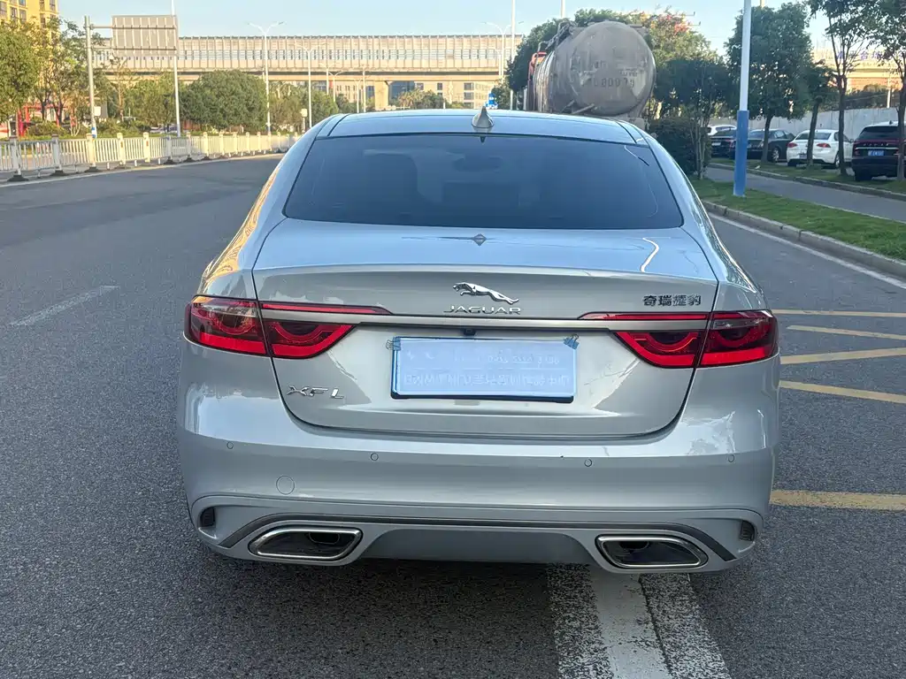 Jaguar XFL — фото 13