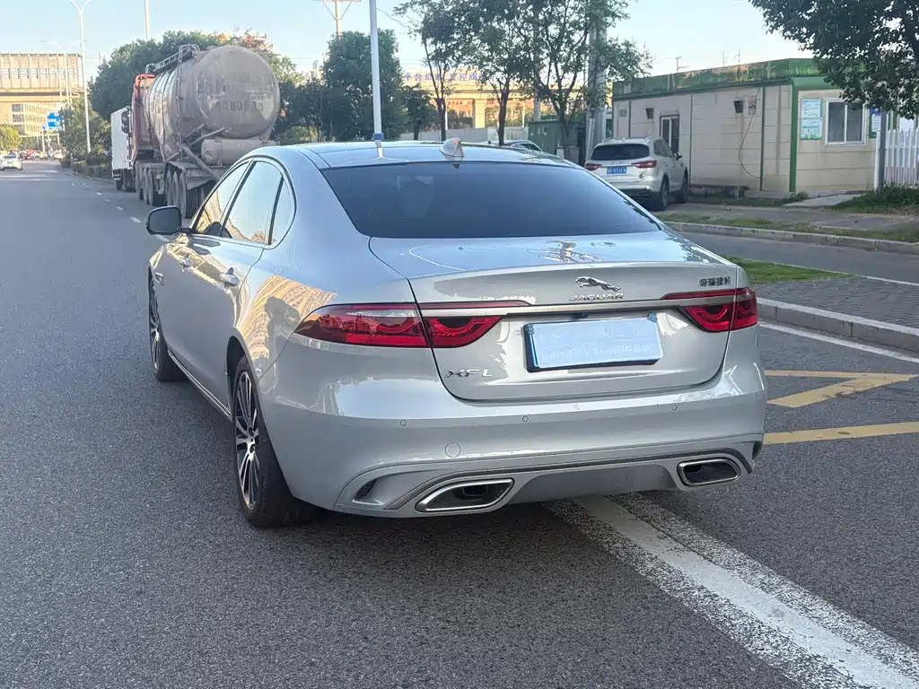 Jaguar XFL — фото 14