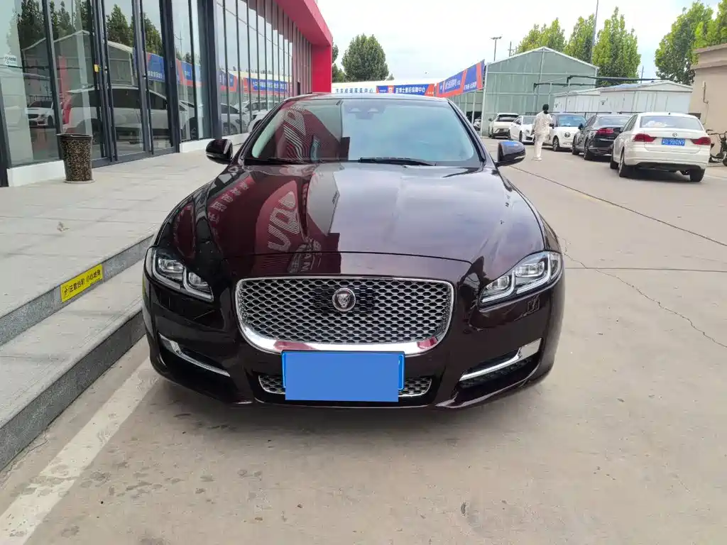 Jaguar XJ — фото 2