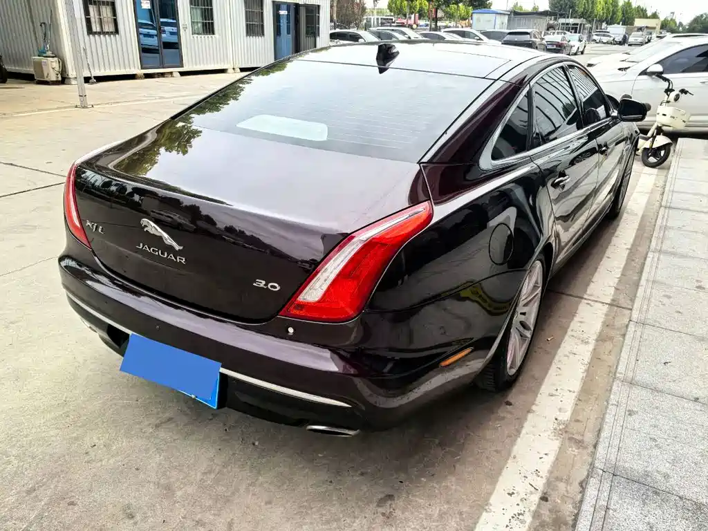 Jaguar XJ — фото 4