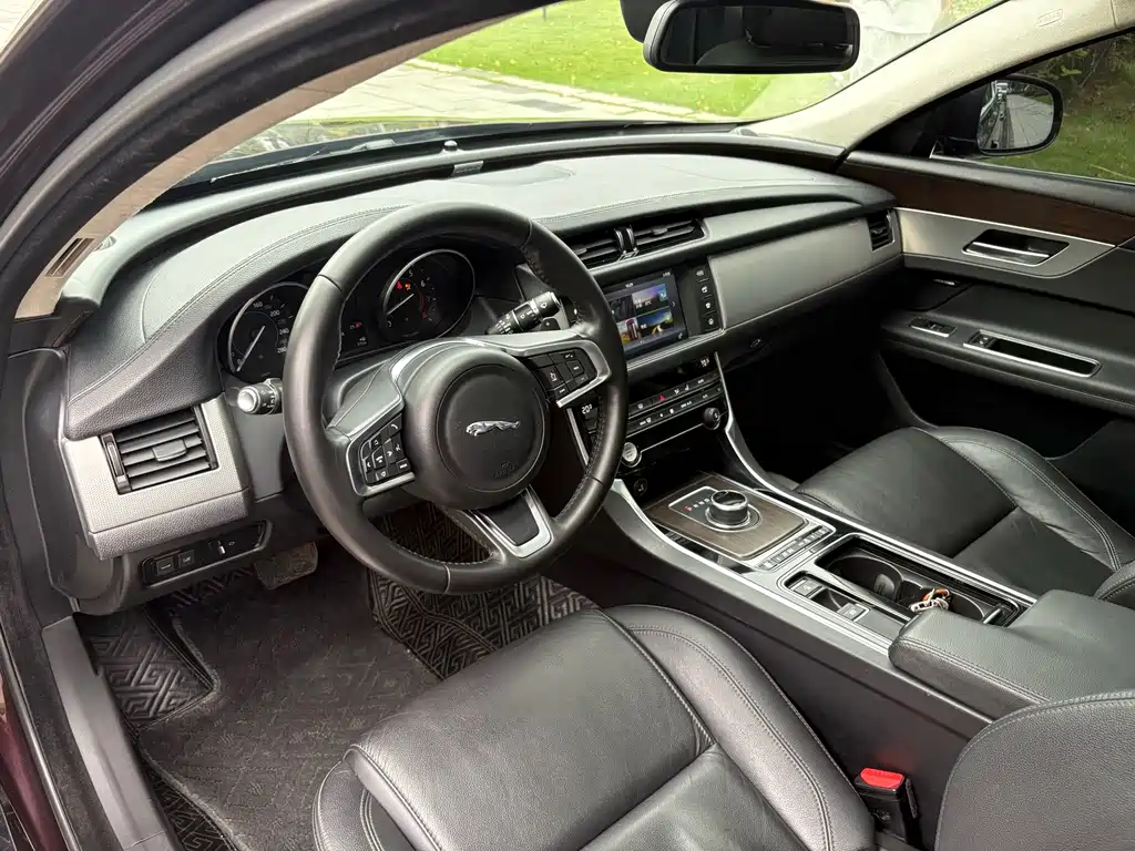 Jaguar XFL — фото 11