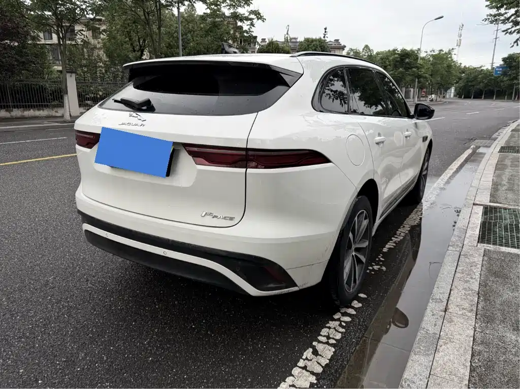 Jaguar F-PACE — фото 3