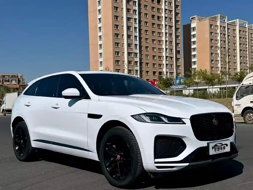 Jaguar F-PACE — фото 3