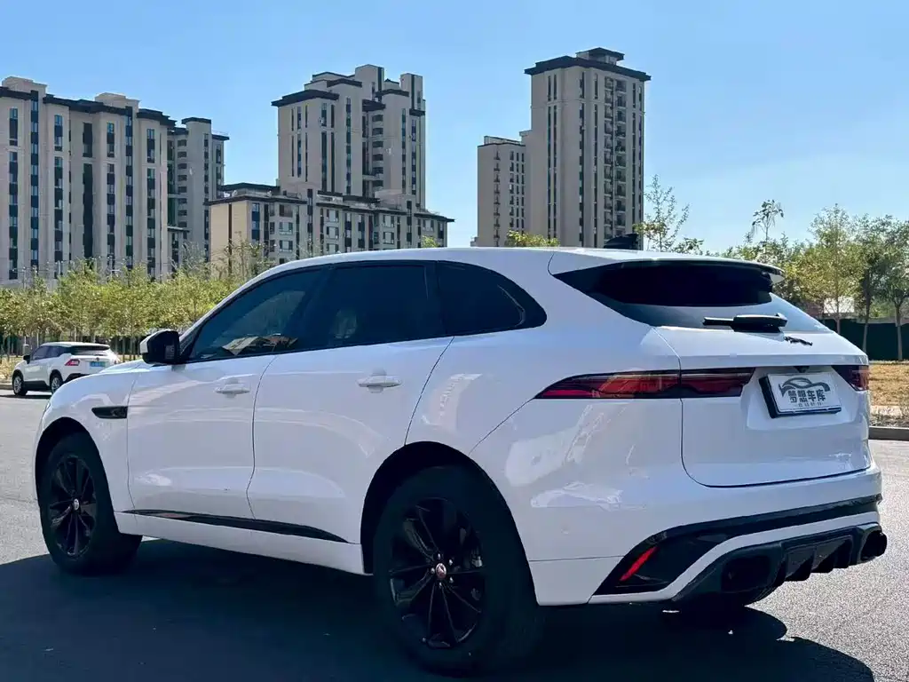 Jaguar F-PACE — фото 7