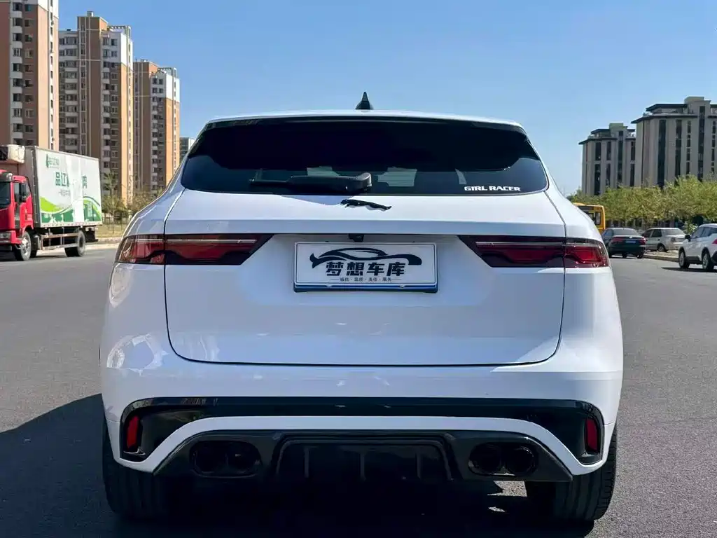 Jaguar F-PACE — фото 8