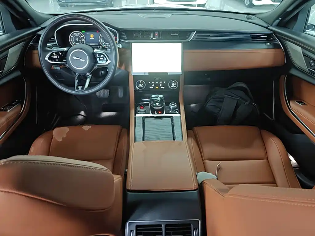 Jaguar XFL — фото 10