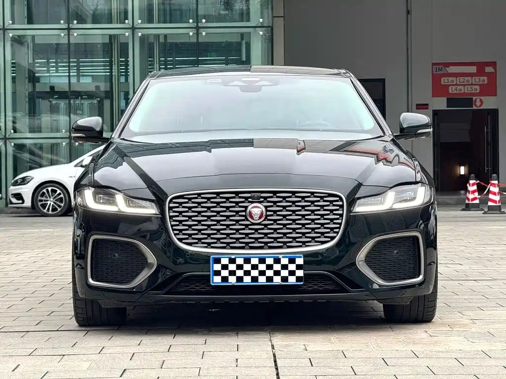 Jaguar XFL — фото 2
