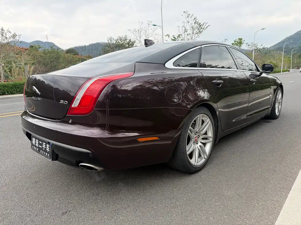 Jaguar XJ — фото 4