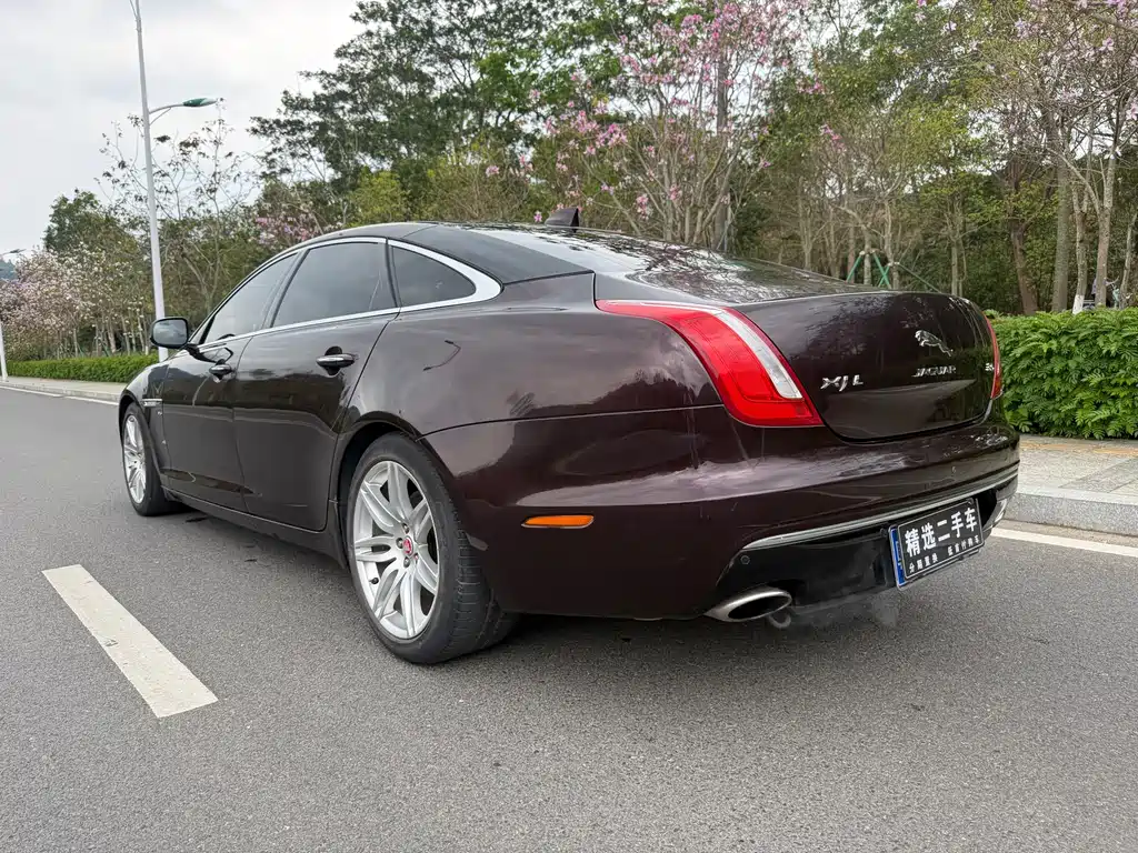 Jaguar XJ — фото 5