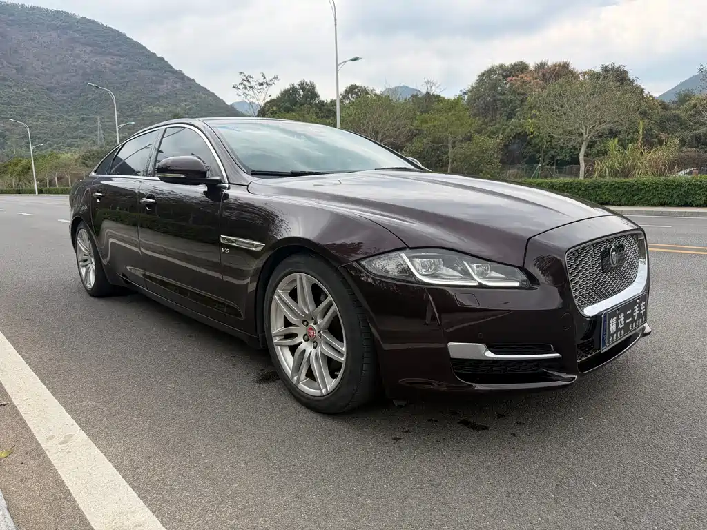 Jaguar XJ — фото 7