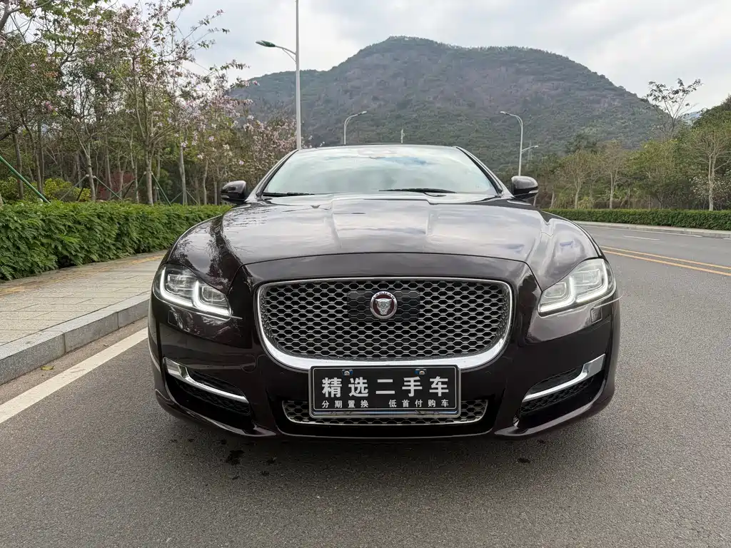 Jaguar XJ — фото 8